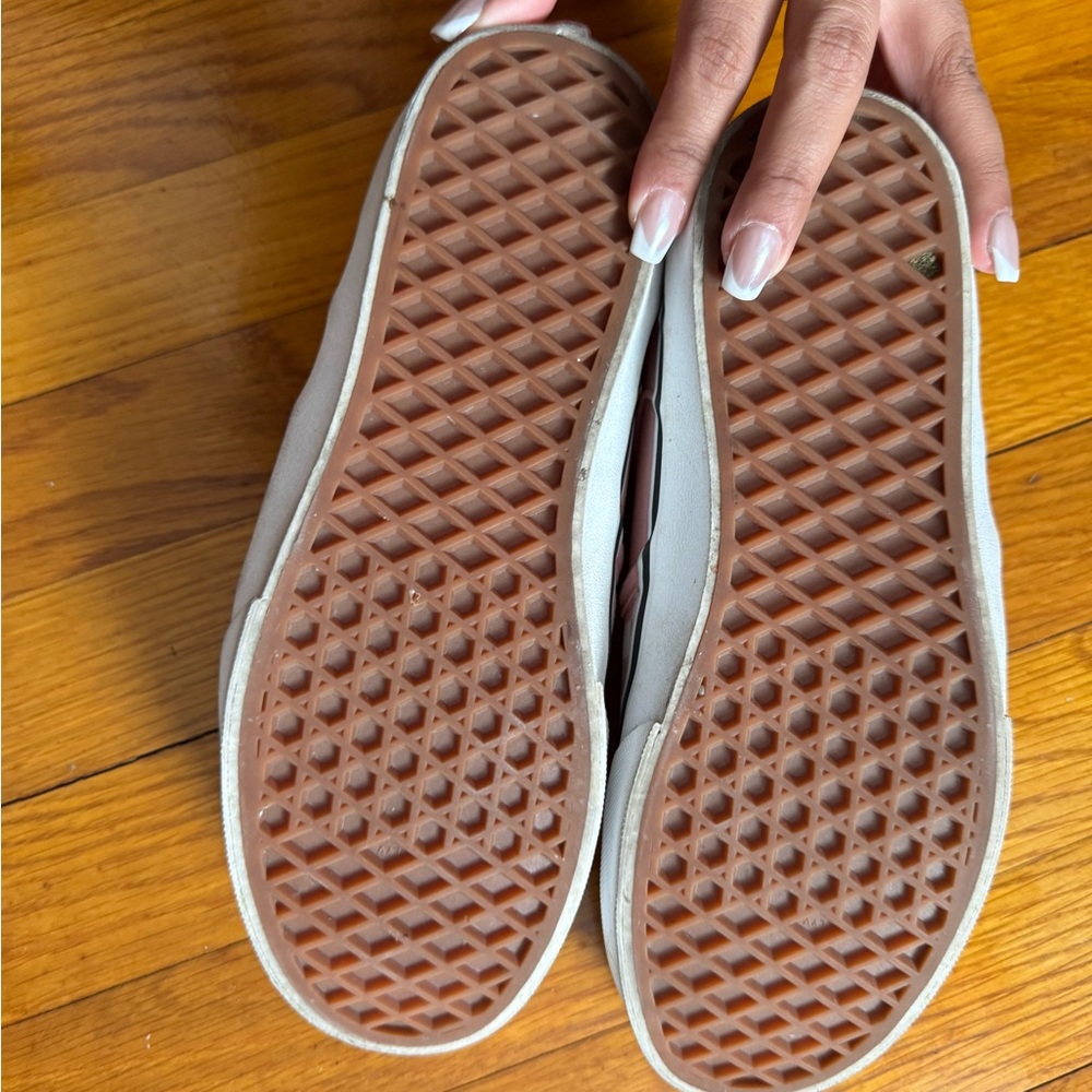 Girls Size 6 Big Kids Van Slip Ons - Picture 3 of 3